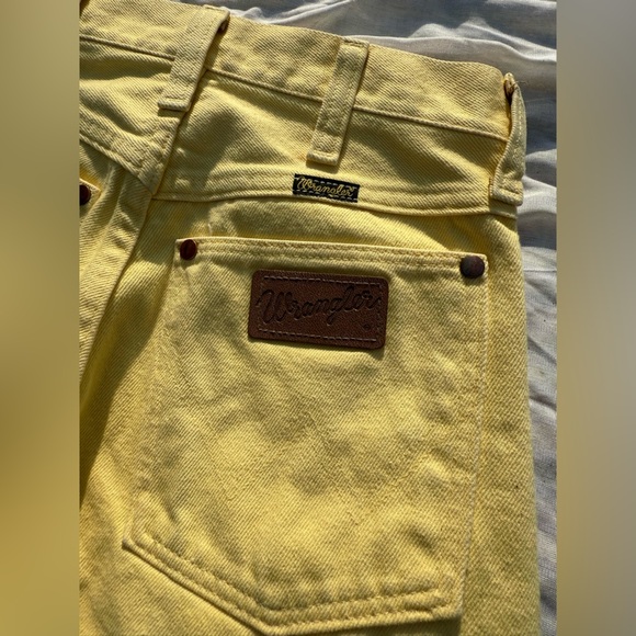 Vintage Wrangler Yellow Straight-Leg Jeans, Size 5 - Picture 4 of 6